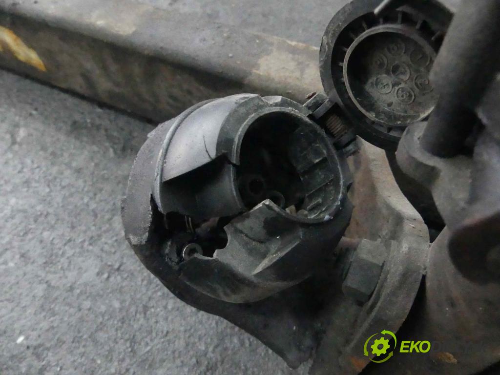 Mercedes E W210 1995-2002 2.5 TD 150 hp manual 110 kW 2497 cm3 5- oko tažné