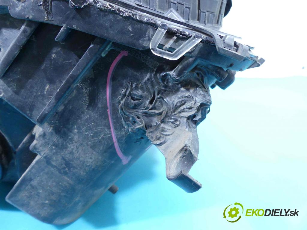 Mercedes R W251 2005-2013 3.0 CDI 224hp automatic 165 kW 2987 cm3 5- Reflektor: pravý  (Pravé)