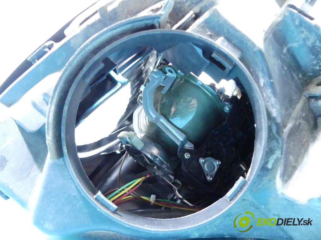 Mercedes R W251 2005-2013 3.0 CDI 224hp automatic 165 kW 2987 cm3 5- Reflektor: pravý  (Pravé)