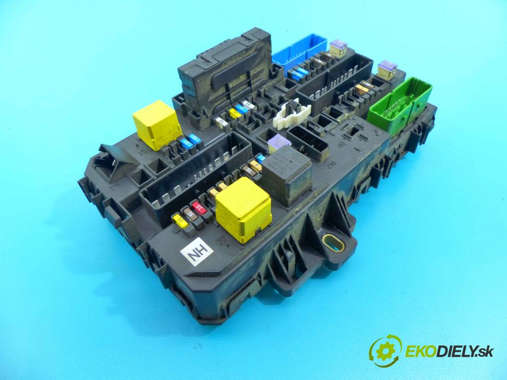 Opel Zafira B 2005-2014 1.9 cdti 150 hp manual 110 kW 1910 cm3 5- skříňka pojistková 13220829 (Pojistkové skříňky)