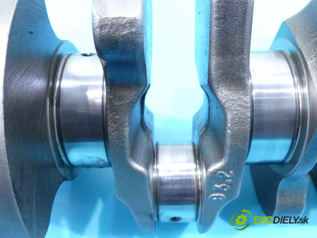 Volvo V70 II 1999-2007 2.4 D5 163 HP automatic 120 kW 2401 cm3 5- Hřídel: kľukový D5244T (Ostatné)