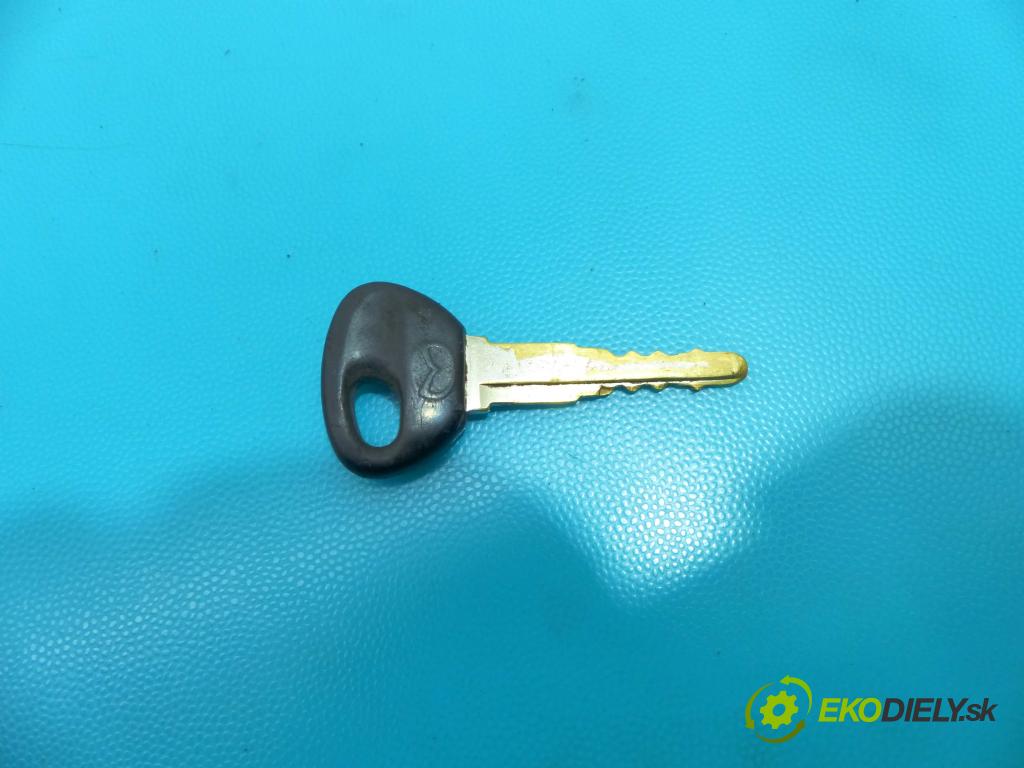 Mazda 626 2.0 16v 116 HP manual 85 kW 1991 cm3 5- Spínačka  (Spínacie skrinky a kľúče)