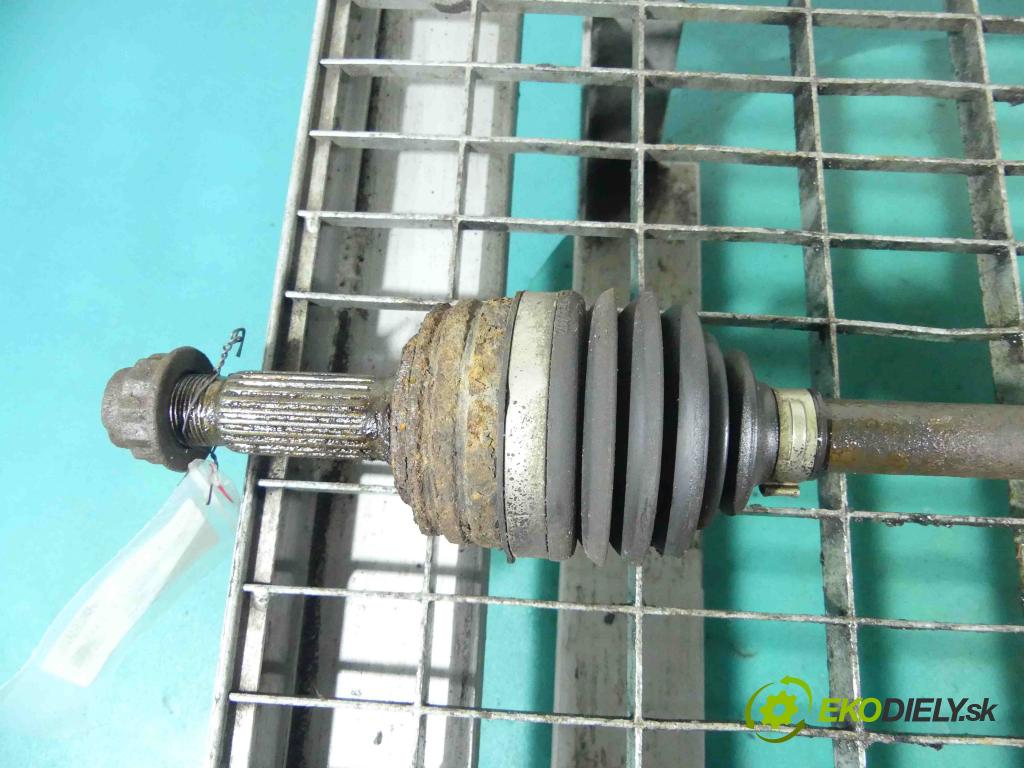 Peugeot 107 1.0 68 HP manual 50 kW 998 cm3 3- poloos pravé  (Poloosy)