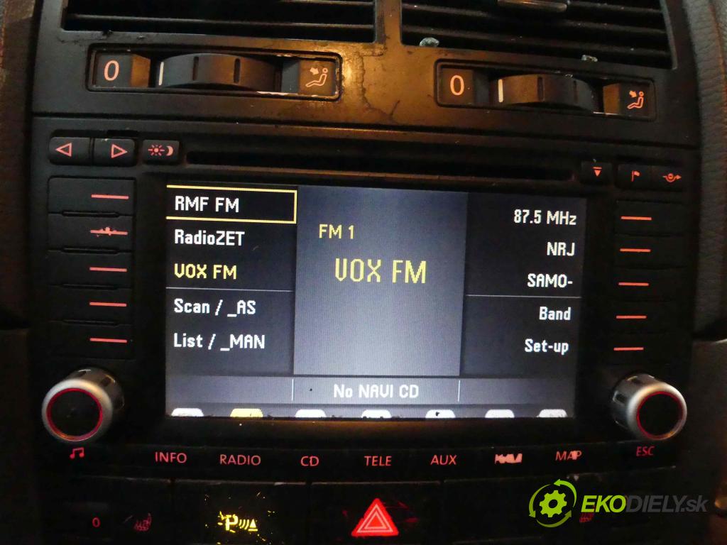 Vw Touareg I 2002-2010 2.5 tdi 174 HP manual 128 kW 2461 cm3 5- Radio továreň: 7L6035191C