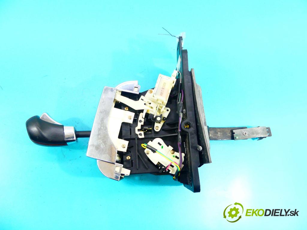 Cadillac SRX 2003-2009 3.6 V6 258 HP automatic 190 kW 3564 cm3 5- Páka: Změny: stupeň,rýchlosť 1GA0205716 (Rýchlostné páky / kulisy)