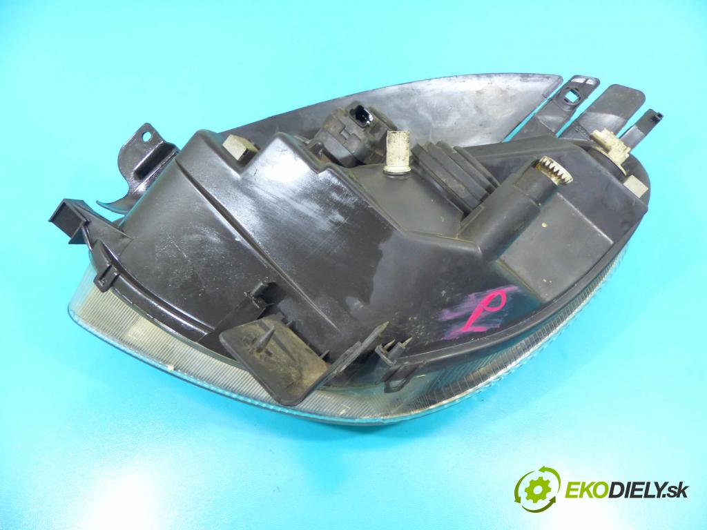 Citroen Xsara Picasso 1,8.0 16v 116 HP manual 85 kW 1749 cm3 5- Reflektor: pravý  (Pravé)