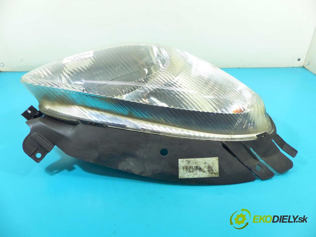 Citroen Xsara Picasso 1,8.0 16v 116 HP manual 85 kW 1749 cm3 5- Reflektor: pravý  (Pravé)