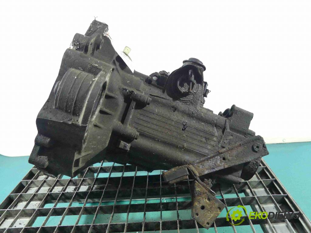 Vw Golf III 1991-1998 1.6 101 HP manual 74 kW 1595 cm3 5- prevodovka stupeň,rýchlosť manual CJF