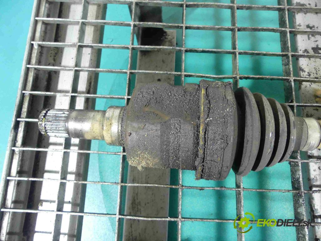 Dodge Caravan IV 2000-2007 2.5 crdi 143 HP manual 105 kW 2499 cm3 5- poloos ľavé  (Poloosy)