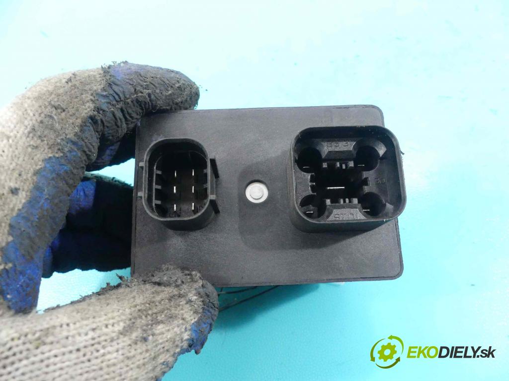 Land rover Range Rover sport I L320 3.0 D V6 245KM automatic 180 kW 2993 cm3 5- Relé: 9665940680 (Relé)