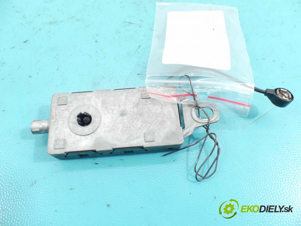 Renault Laguna III 2007-2015 2.0 dci 173KM manual 127 kW 1995 cm3 5- Zesilovač: 282300003R-B (Zosilňovače)