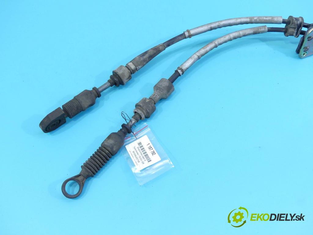 Toyota Avensis II T25 2003-2008 2.0 D4D 116 HP manual 85 kW 1995 cm3 5- Páka: Změny: stupeň,rýchlosť 37518-AV (Rýchlostné páky / kulisy)