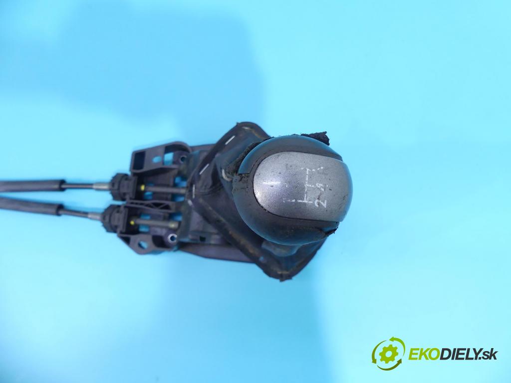 Toyota Avensis II T25 2003-2008 2.0 D4D 116 HP manual 85 kW 1995 cm3 5- Páka: Změny: stupeň,rýchlosť 37518-AV (Rýchlostné páky / kulisy)