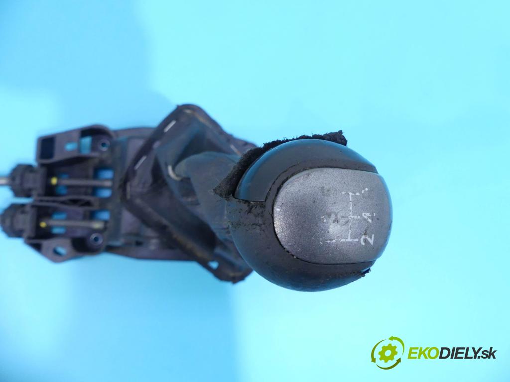 Toyota Avensis II T25 2003-2008 2.0 D4D 116 HP manual 85 kW 1995 cm3 5- Páka: Změny: stupeň,rýchlosť 37518-AV (Rýchlostné páky / kulisy)