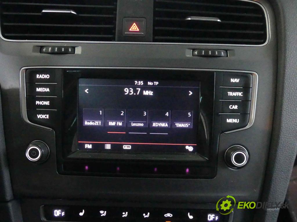 Vw Golf VII 2012-2020 2.0 tdi 150 HP manual 110 kW 1968 cm3 5- Radio továreň: 5G0919605D