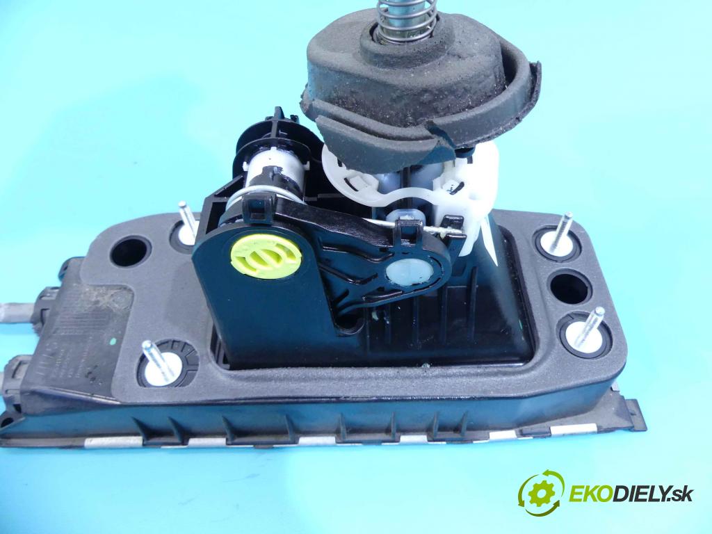 Vw Golf VII 2012-2020 2.0 tdi 150 HP manual 110 kW 1968 cm3 5- Páka: Změny: stupeň,rýchlosť 5Q0711049AQ (Rýchlostné páky / kulisy)