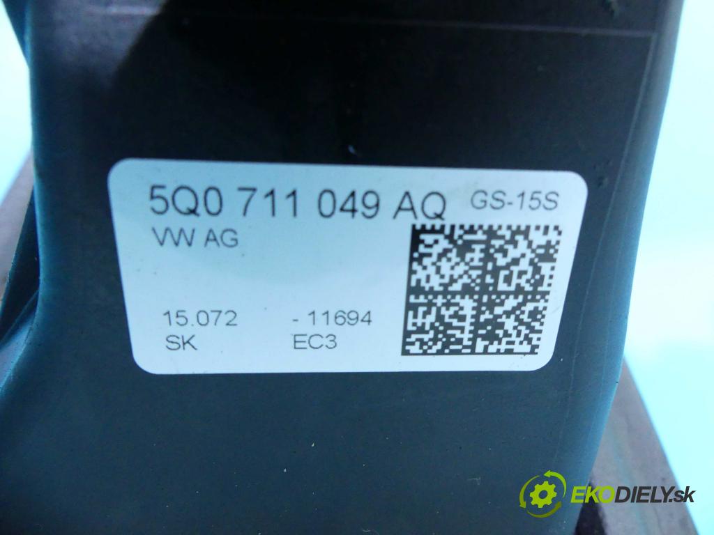 Vw Golf VII 2012-2020 2.0 tdi 150 HP manual 110 kW 1968 cm3 5- Páka: Změny: stupeň,rýchlosť 5Q0711049AQ (Rýchlostné páky / kulisy)