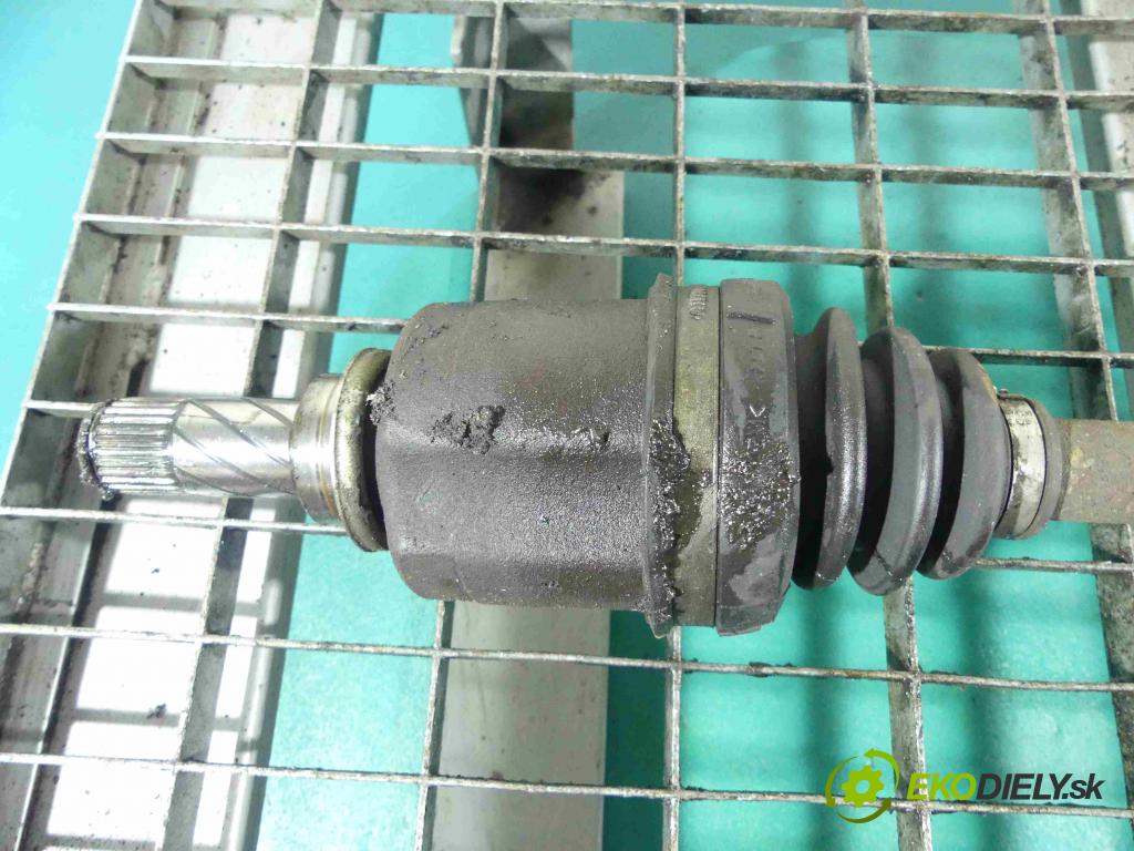 Renault Megane III 2008-2016 1.5 DCI 106 HP manual 78 kW 1461 cm3 5- poloos ľavé 8200725502 (Poloosy)