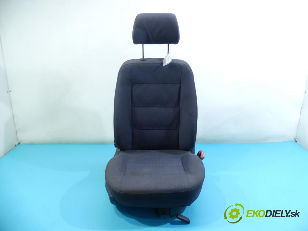 Audi A4 B5 1994-2001 1.8 20v 125 hp manual 92 kW 1781 cm3 4- Sedadlo pravý  (Sedačky, sedadla)