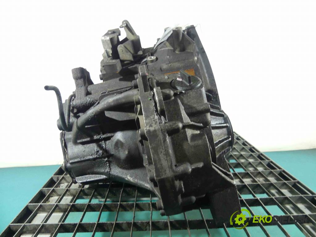 Chrysler Pt cruiser 2.2 CRD 121KM manual 89 kW 2200 cm3 5- převodovka stupňová manual 288 0 0401 92