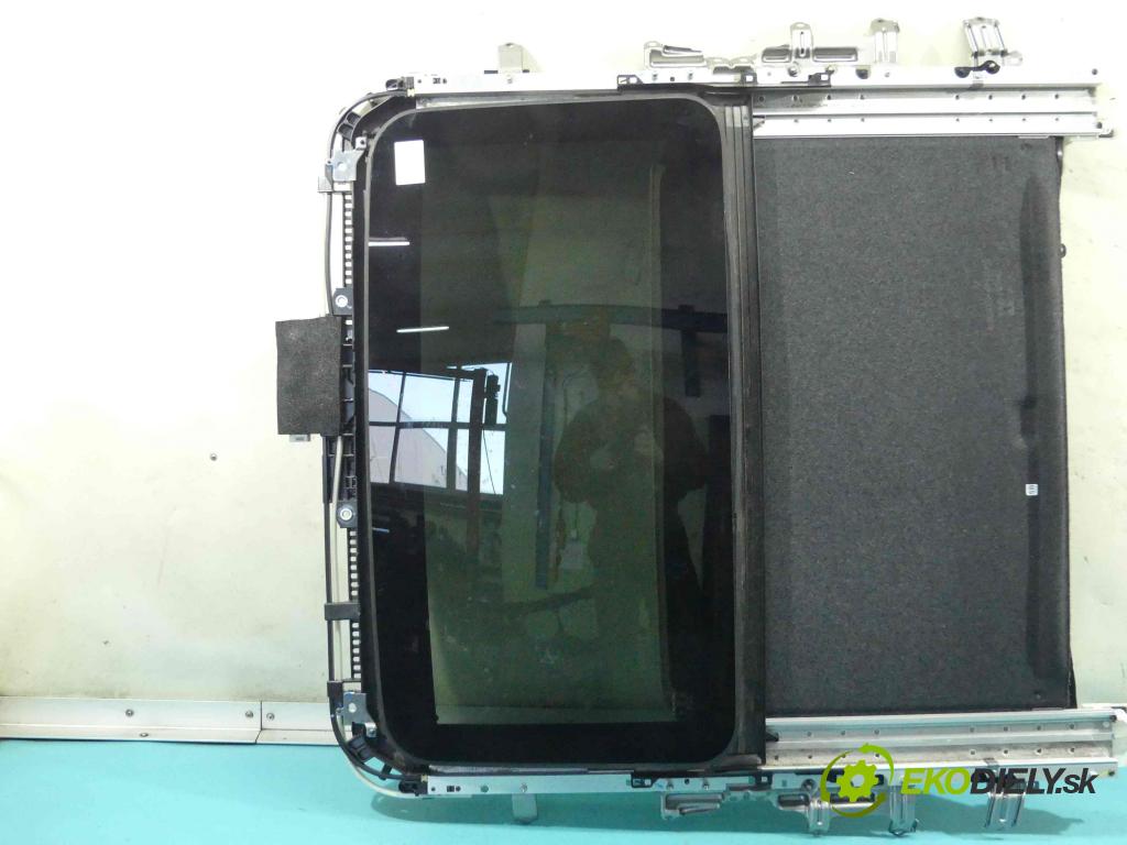 Lexus LS IV 2006-2017 5.0 V8 394KM: automatic 290 kW 4969 cm3 4- Střešní okno:  (Sklá karosérie)