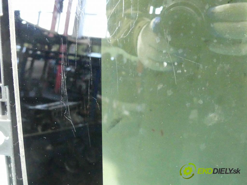 Lexus LS IV 2006-2017 5.0 V8 394KM: automatic 290 kW 4969 cm3 4- Střešní okno:  (Sklá karosérie)