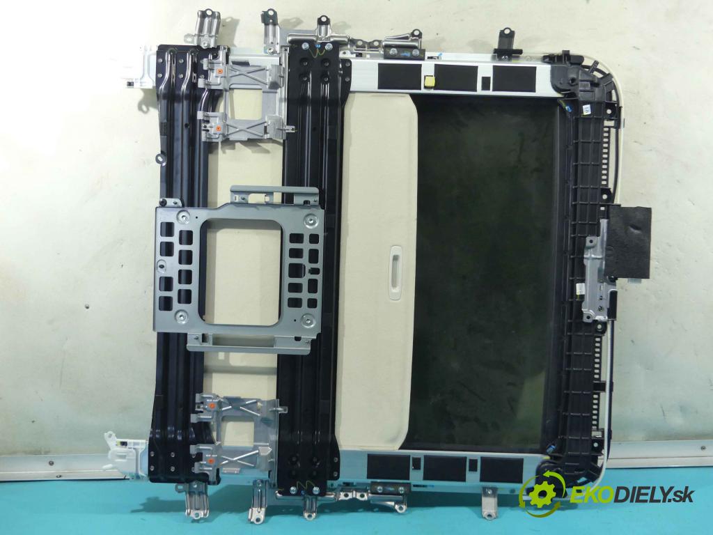 Lexus LS IV 2006-2017 5.0 V8 394KM: automatic 290 kW 4969 cm3 4- Střešní okno:  (Sklá karosérie)