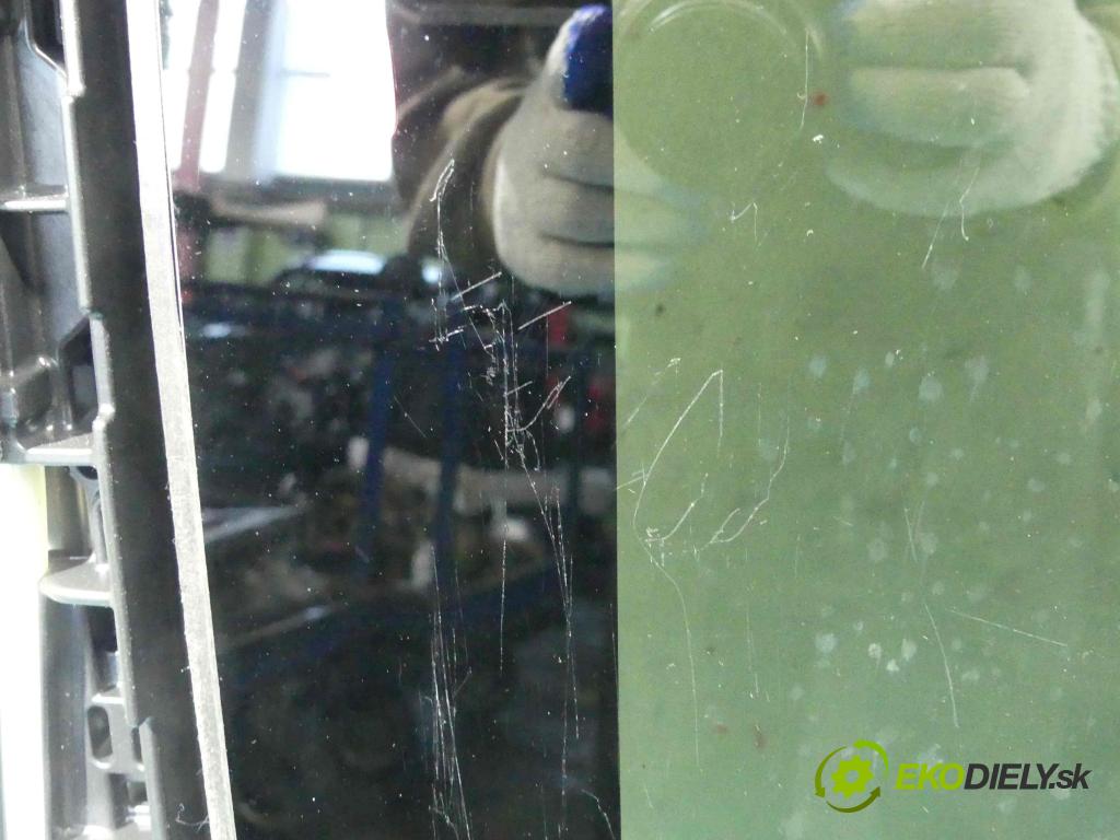 Lexus LS IV 2006-2017 5.0 V8 394KM: automatic 290 kW 4969 cm3 4- Střešní okno:  (Sklá karosérie)