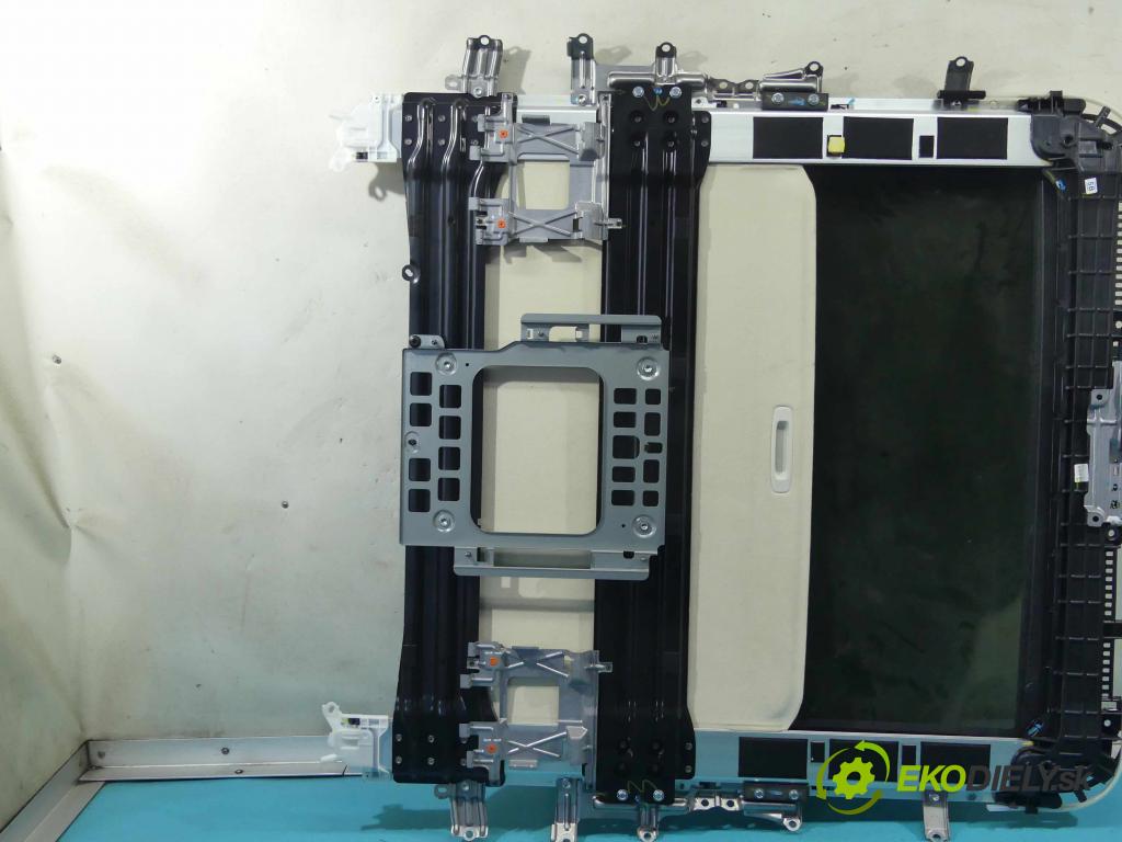 Lexus LS IV 2006-2017 5.0 V8 394KM: automatic 290 kW 4969 cm3 4- Střešní okno:  (Sklá karosérie)