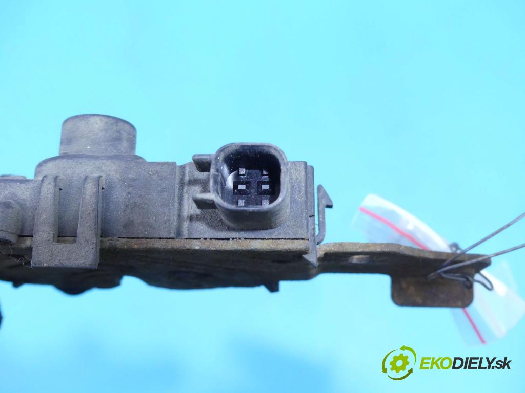 Ford Mondeo Mk3 2000-2007 2.0 tddi 90 hp manual 66 kW 1998 cm3 5- zámek kapoty