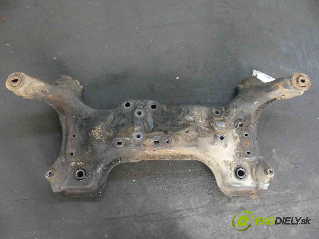Toyota Avensis I T22 1997-2003 2.0 TD 90 hp manual 66 kW 1975 cm3 5- výztuha motoru 