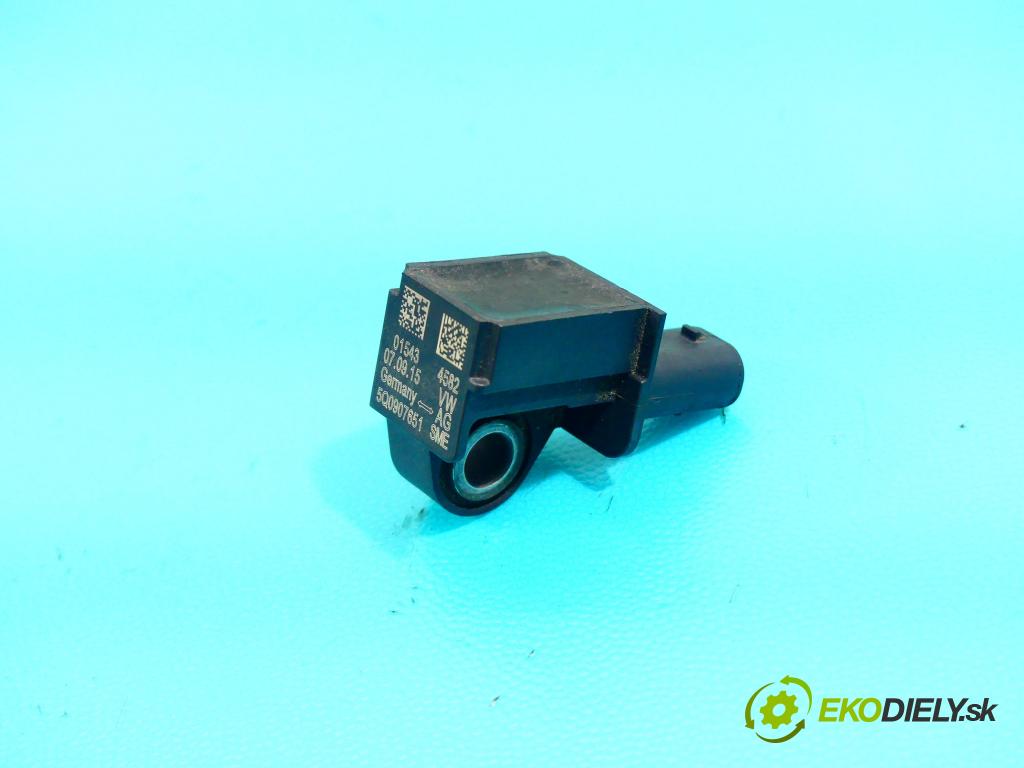 Vw Passat B8 2014 - 2.0 tdi 239KM automatic 176 kW 1968 cm3 5- snímač šokovat: 5Q0907651 (Snímače nárazu)