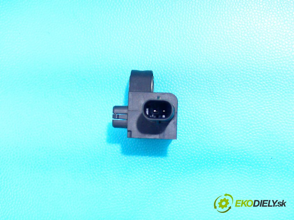 Vw Passat B8 2014 - 2.0 tdi 239KM automatic 176 kW 1968 cm3 5- snímač šokovat: 5Q0907651 (Snímače nárazu)