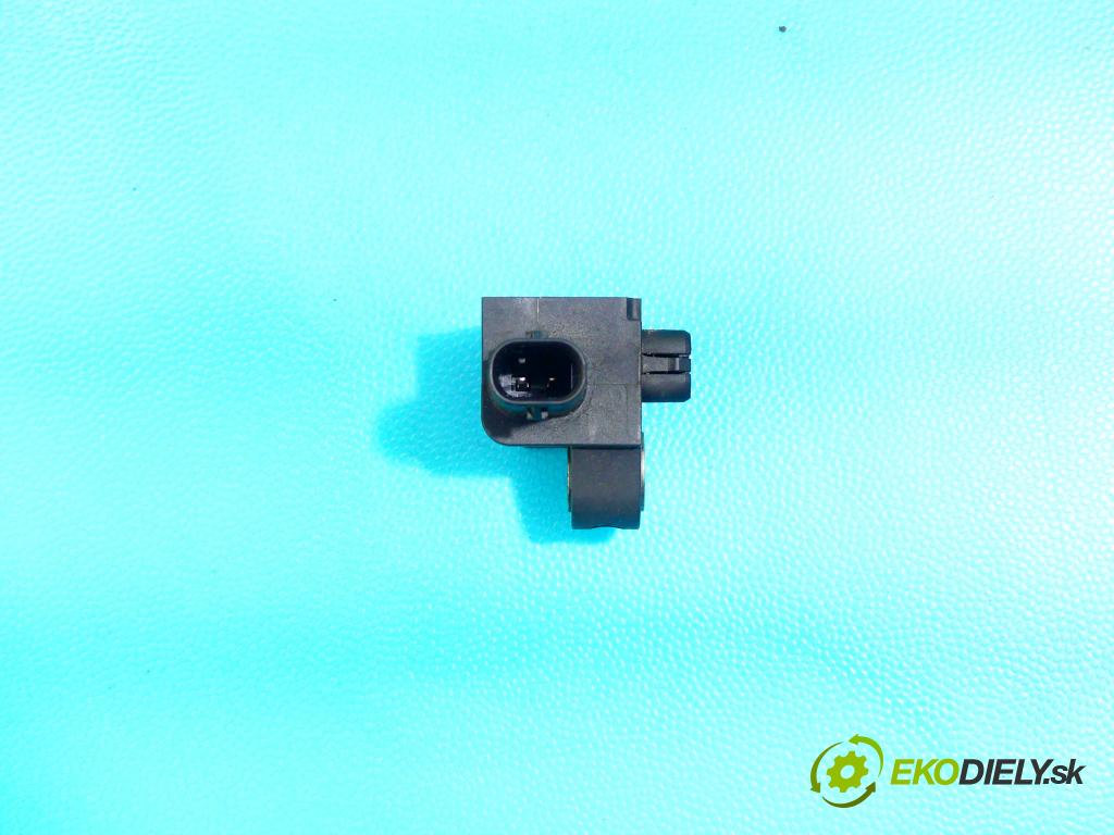 Vw Passat B8 2014 - 2.0 tdi 239KM automatic 176 kW 1968 cm3 5- snímač šokovat: 5Q0907651 (Snímače nárazu)