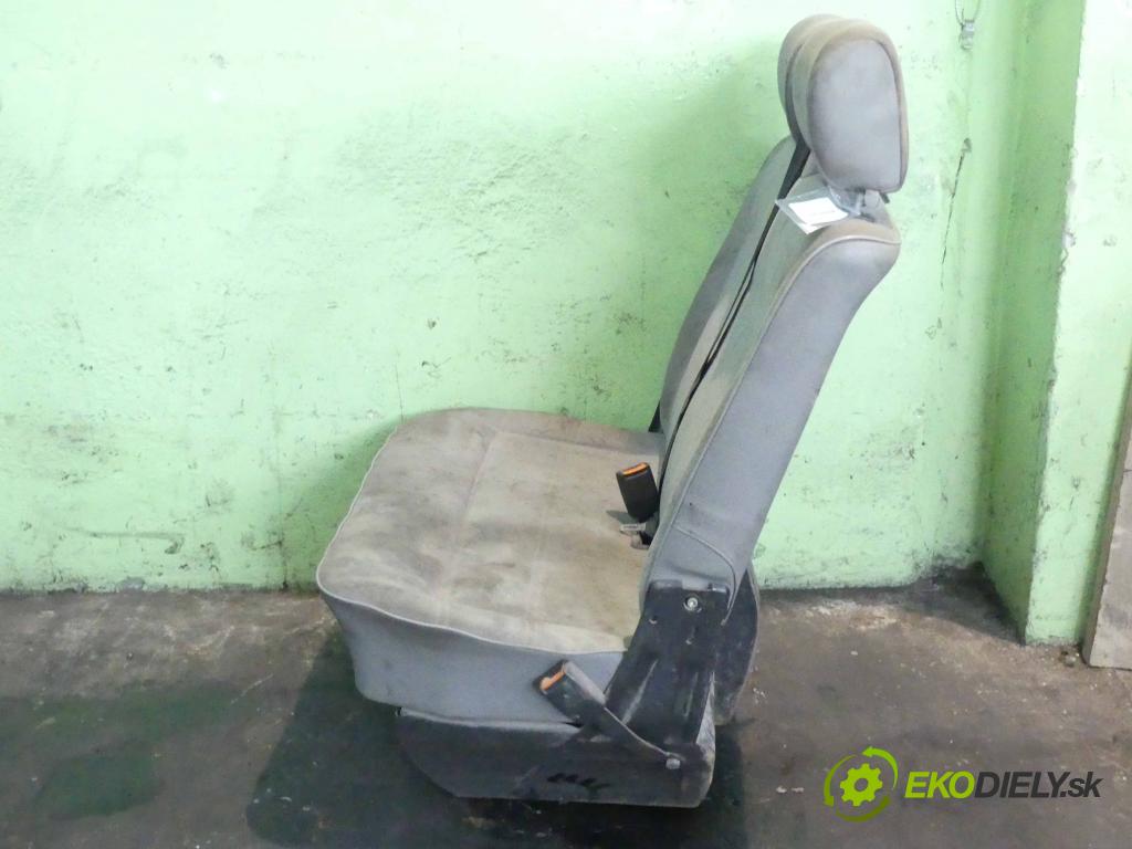 Vw Transporter T4 1990-2003 1.9 TD 68 hp manual 50 kW 1896 cm3 5- Sedadlo pravý  (Sedačky, sedadla)