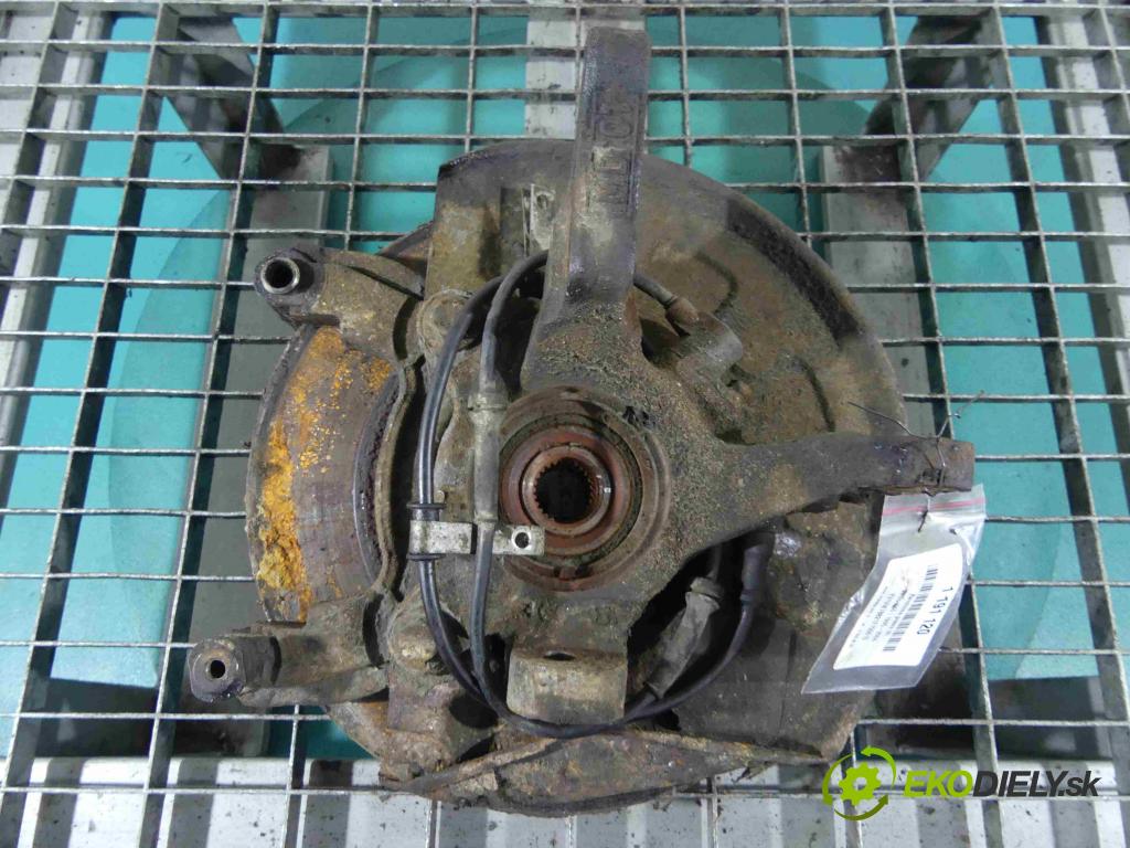 Volvo V40 I 1995-2004 1.9 DCI 116 HP manual 85 kW 1870 cm3 5- náboj pravé  (Náboje)