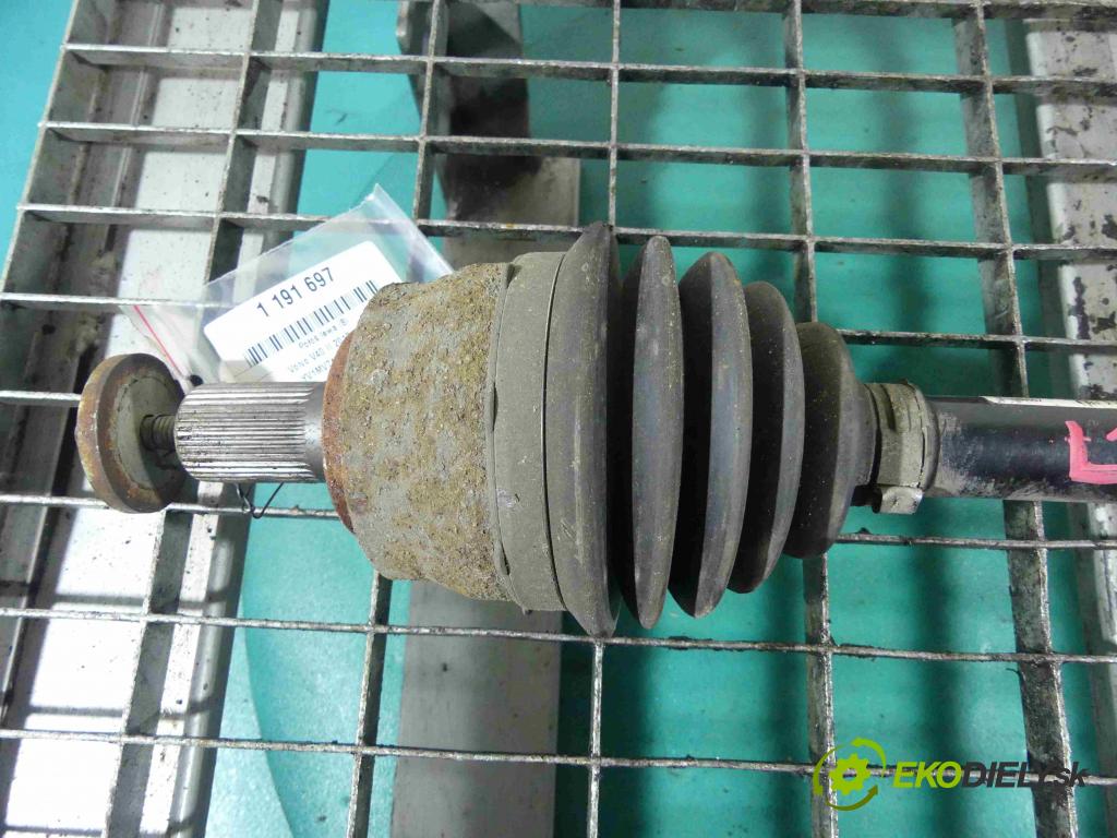 Volvo V40 II 2012-2019 2.0 D2 120 HP manual 88 kW 1969 cm3 5- poloos ľavé 31437065 (Poloosy)