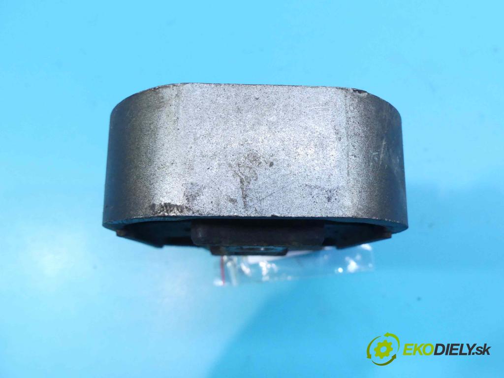 Volvo V40 II 2012-2019 2.0 D2 120 HP manual 88 kW 1969 cm3 5- airbag motora  (Držiaky motora)