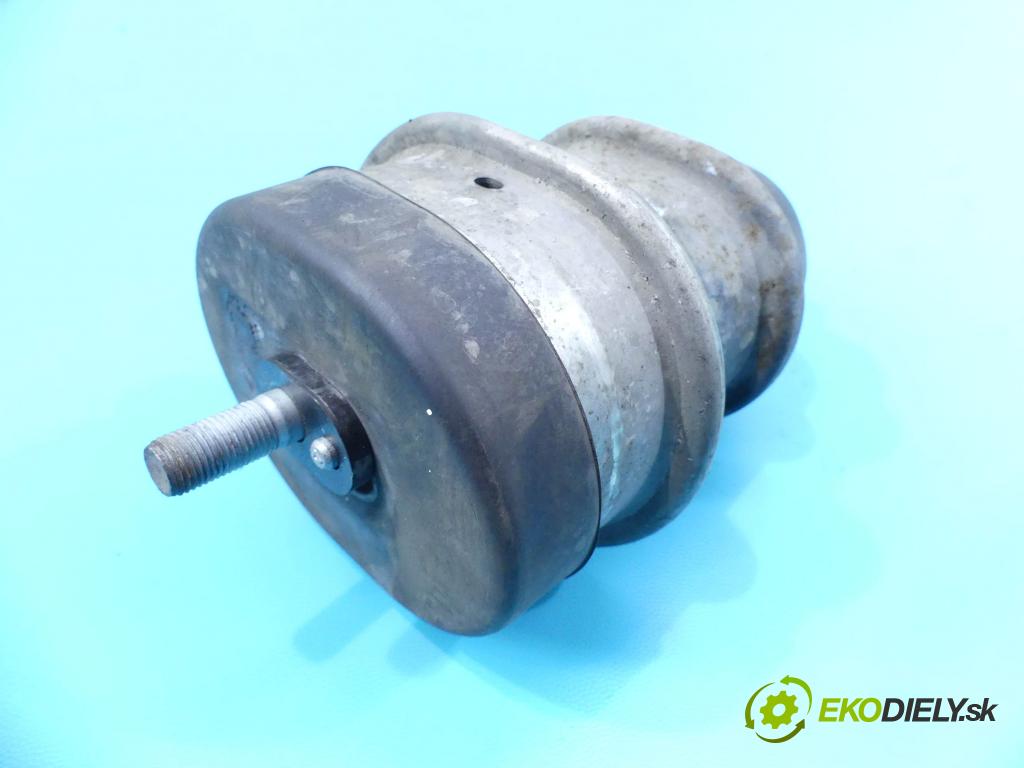 Lexus LS IV 2006-2017 5.0 V8 394KM: automatic 290 kW 4969 cm3 4- airbag motora  (Držiaky motora)