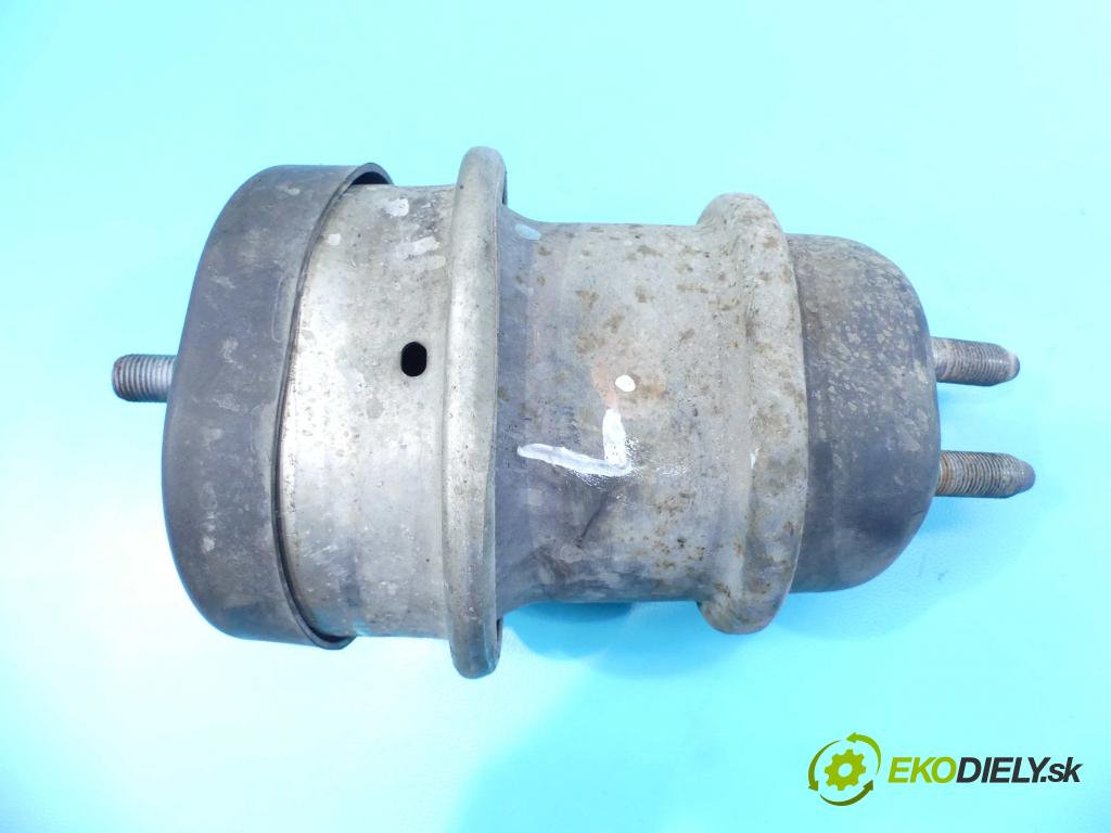 Lexus LS IV 2006-2017 5.0 V8 394KM: automatic 290 kW 4969 cm3 4- airbag motora  (Držiaky motora)