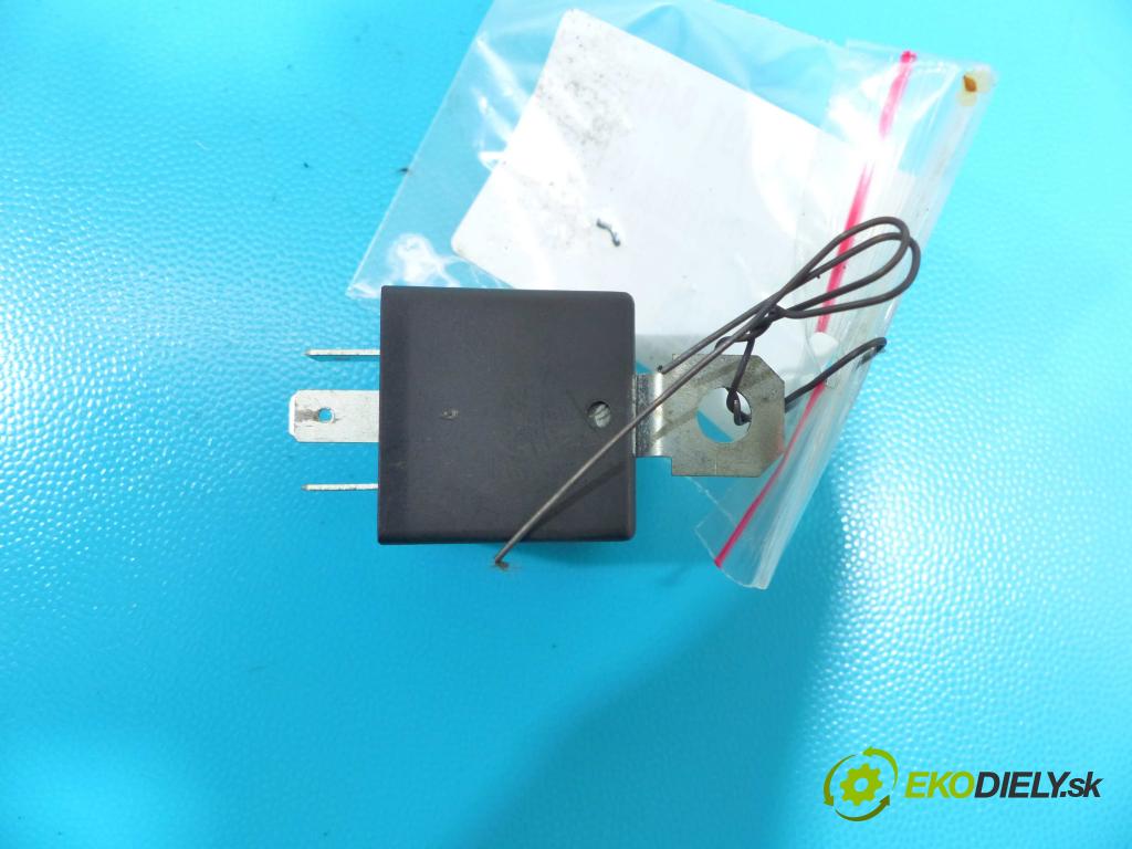 Toyota Rav4 III 2005-2012 2.2 D-CAT 177 HP manual 130 kW 2231 cm3 5- Relé: 5B008 (Relé)