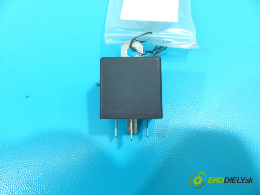 Toyota Rav4 III 2005-2012 2.2 D-CAT 177 HP manual 130 kW 2231 cm3 5- Relé: 5B008 (Relé)