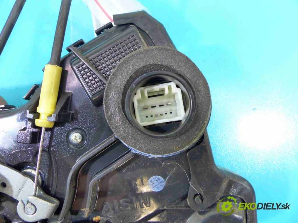 Toyota Rav4 III 2005-2012 2.2 D-CAT 177 hp manual 130 kW 2231 cm3 5- zámek přední pravý