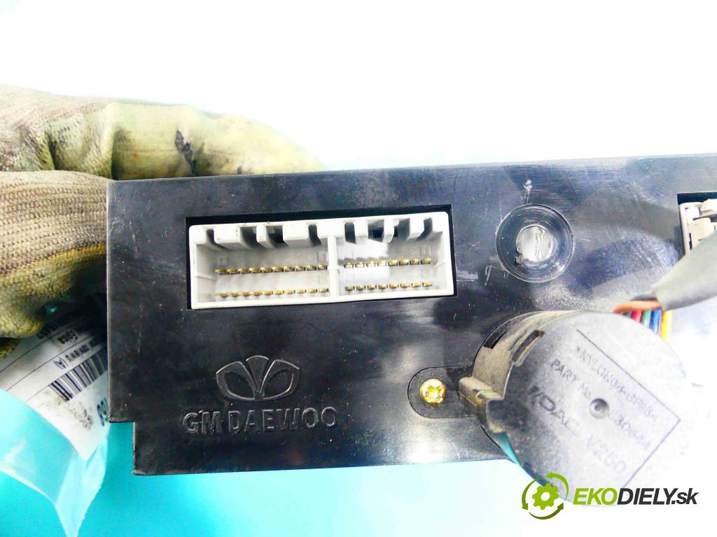 Chevrolet Epica 2.0 24V 143 HP manual 105 kW 1993 cm3 4- panel kúrenia 96637897
