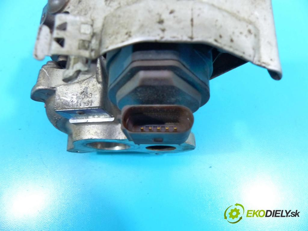 Vw Passat B8 2014 - 2.0 tdi 239KM automatic 176 kW 1968 cm3 5- turbodúchadlo, turbo 03N145401F (Turbodúchadlá (kompletné))