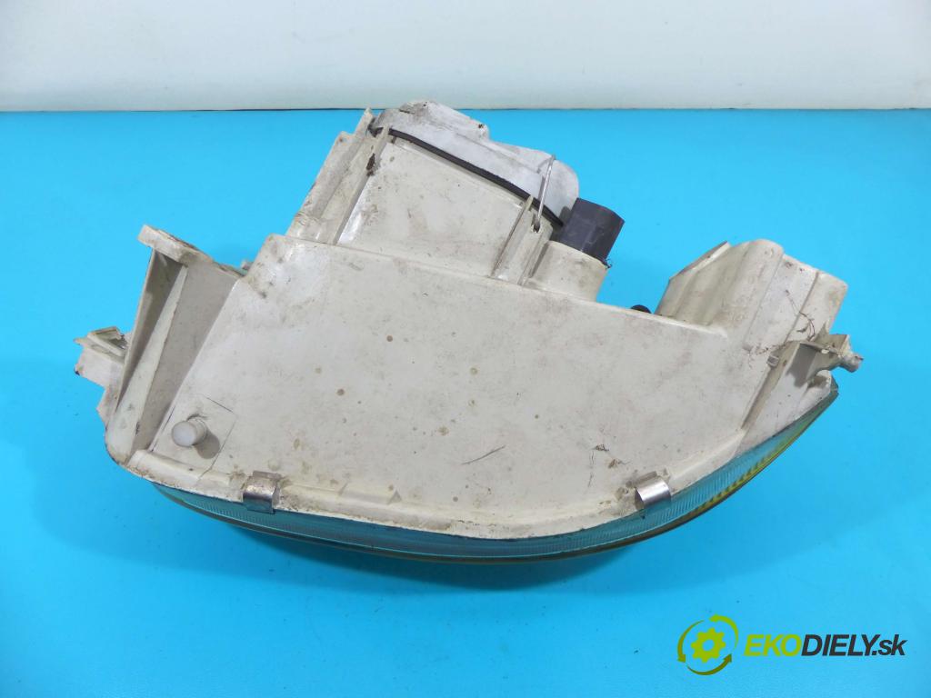 Ford Escort 1.6 16v 90 HP manual 66 kW 1597 cm3 5- Reflektor: pravý  (Pravé)