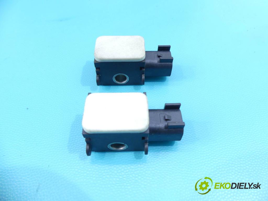 Ford Focus Mk2 2004-2011 1.6 tdci 109 HP manual 80 kW 1560 cm3 5- kokpit,pristrojová doska rozdeľovacia