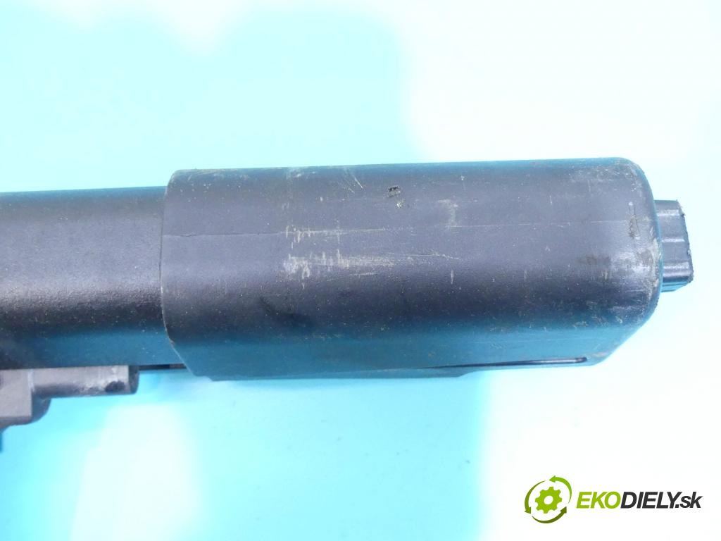 Ford Mondeo Mk3 2000-2007 1.8 16v 125 HP manual 92 kW 1798 cm3 5- roleta  (Rolety kufra)