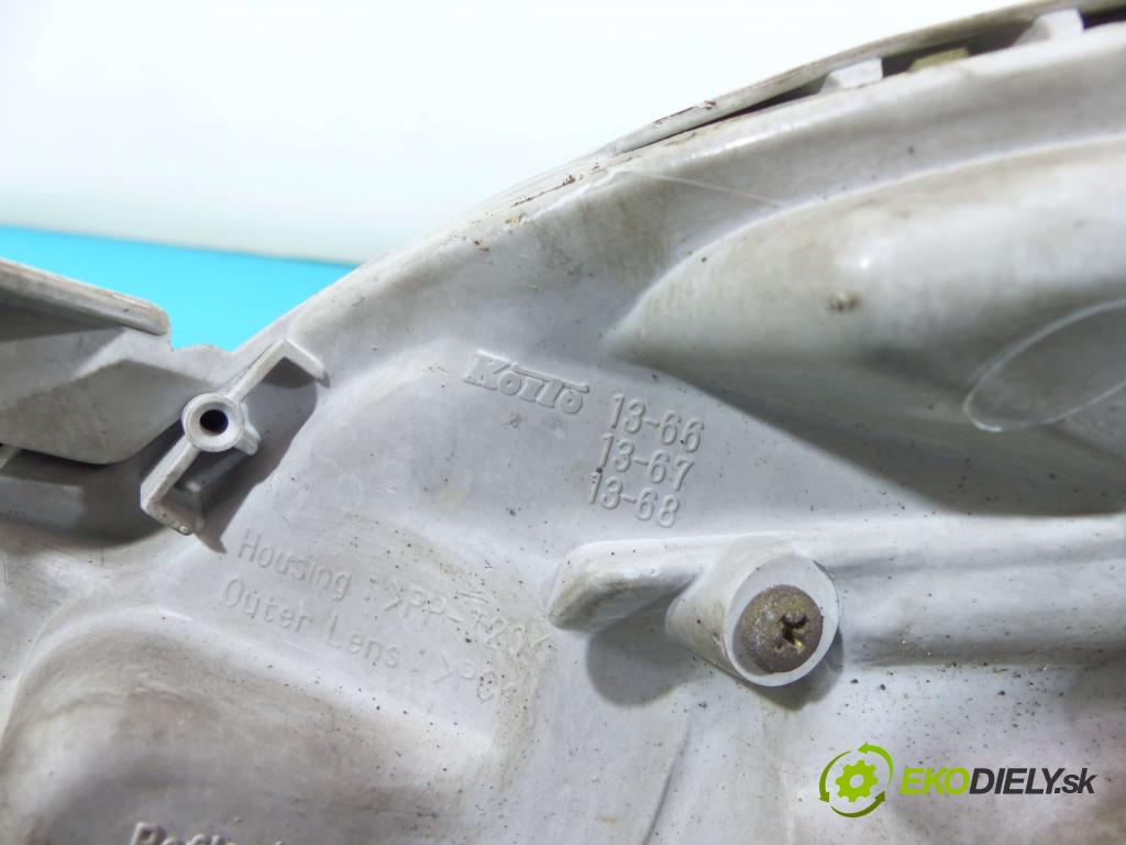 Toyota Corolla Verso I 2001-2004 2.0 D4D 90 HP manual 66 kW 1995 cm3 5- Reflektor: pravý  (Pravé)