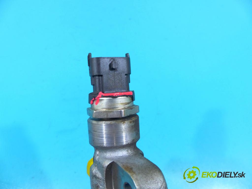 Hyundai I30 I 2007-2012 1.6 crdi 116 HP manual 85 kW 1582 cm3 5- lišta vstrekovacia 0445214181 (Vstrekovacie lišty)